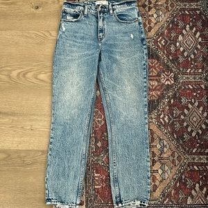 A&F High Rise Mom Jean 26R